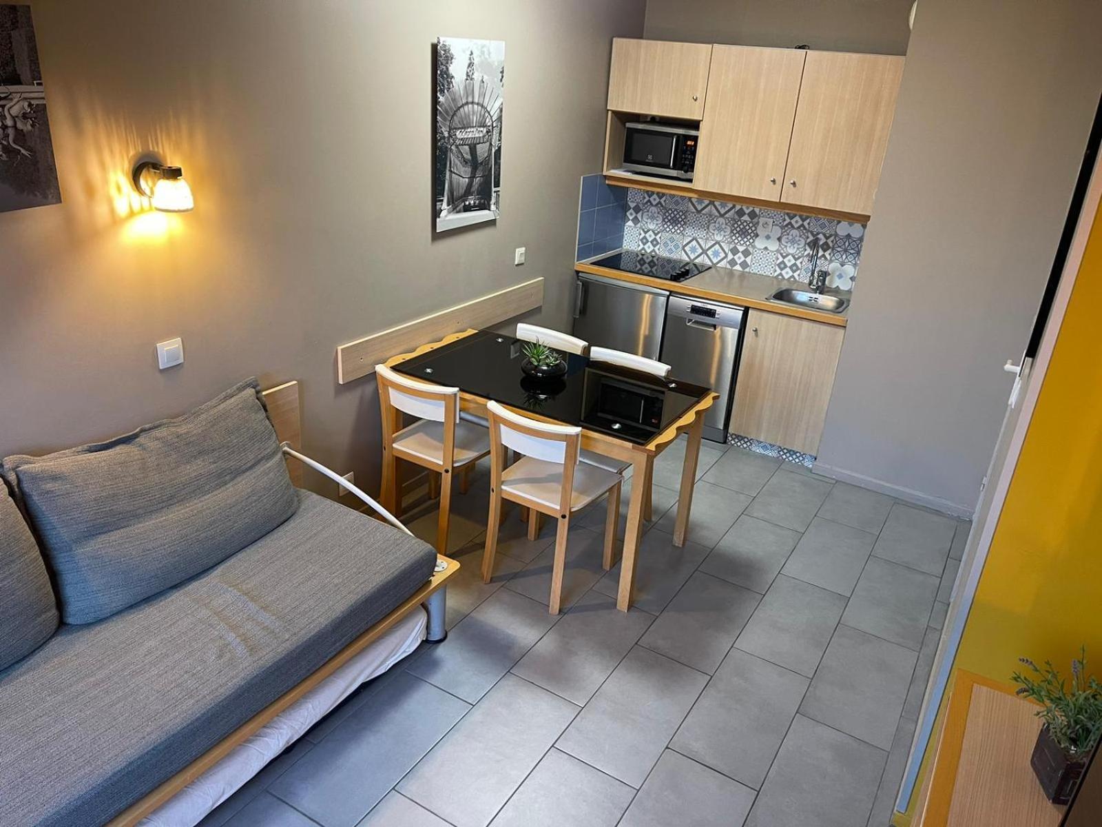 Appartement Near Disneyland Сери Екстериор снимка